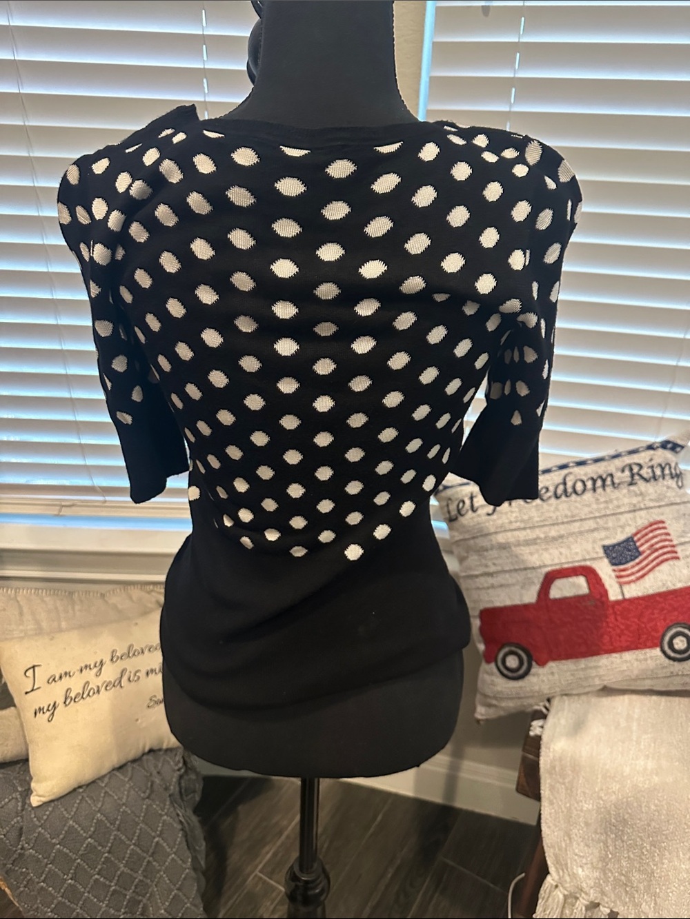 White House Black Market Black Short-Sleeve Polka Dot Scoop Neck Top - Picture 3 of 3